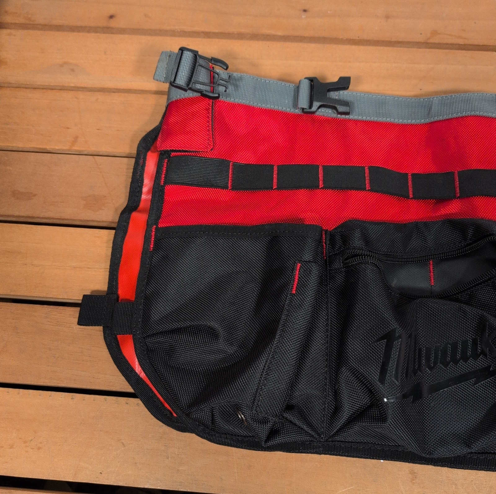 Milwaukee 48-22-8175 10-Inch Open Bucket Organizer Bag, 32 Exterior Wrap Pockets