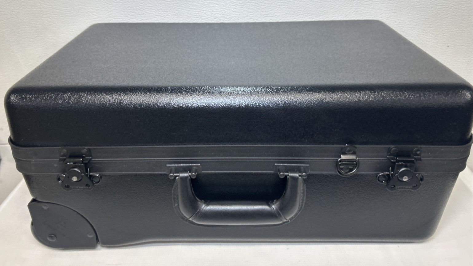 Heavy Duty Chicago Case Company Black Travel Case On Wheels-Excellent