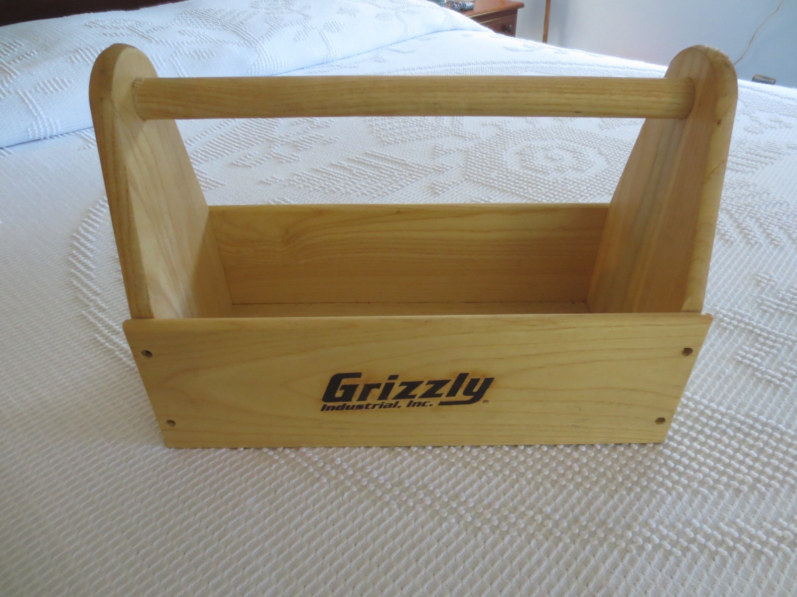 Unused WOOD GRIZZLY INDUSTRIAL INC. HANDLED Tool CARRIER – 13″ x 6″ x 9″ high