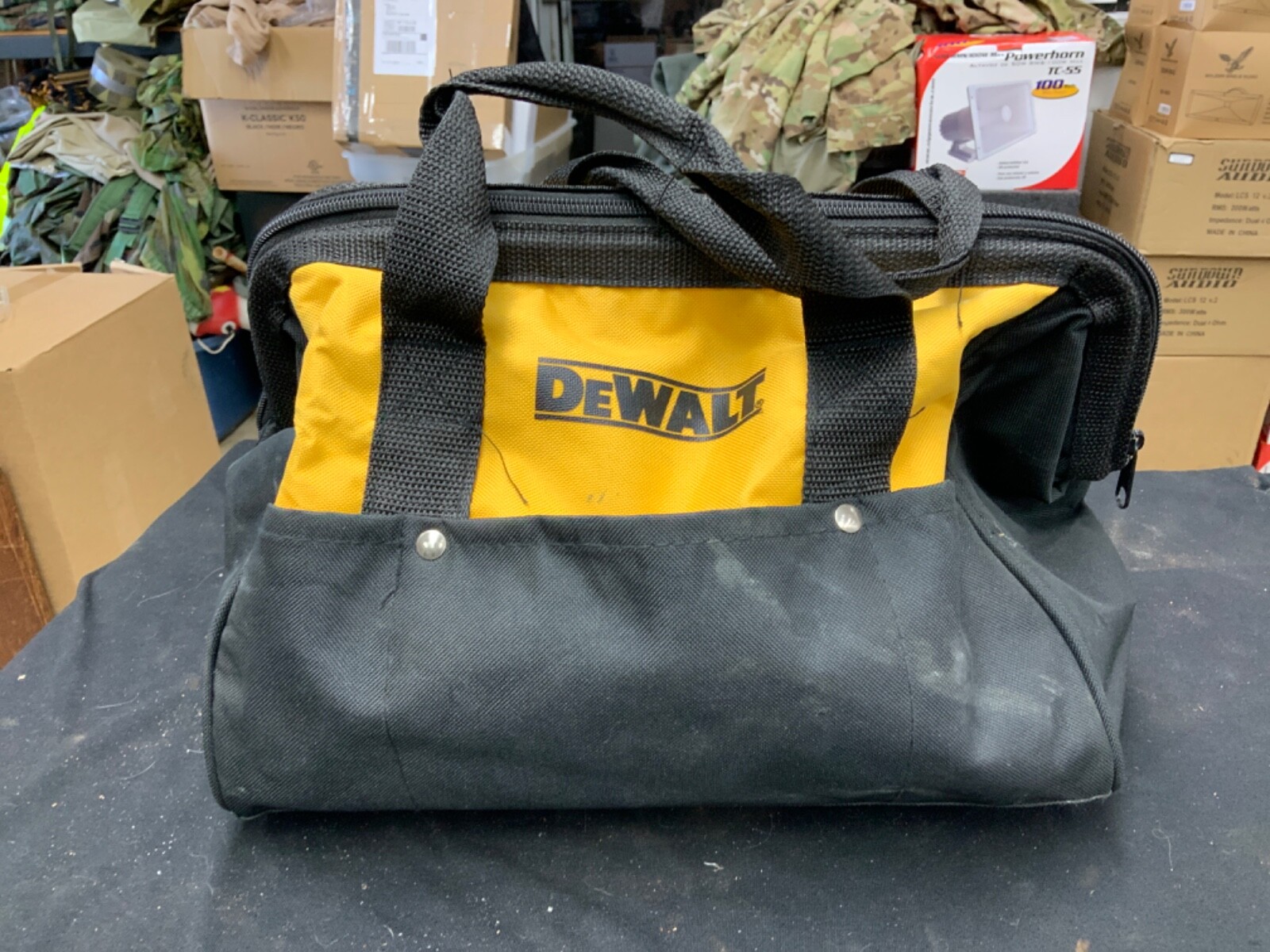 DeWalt Nylon 13″ x 9″ x 9″ Contractors Medium Tool Bag Tote Carrying Case BARE