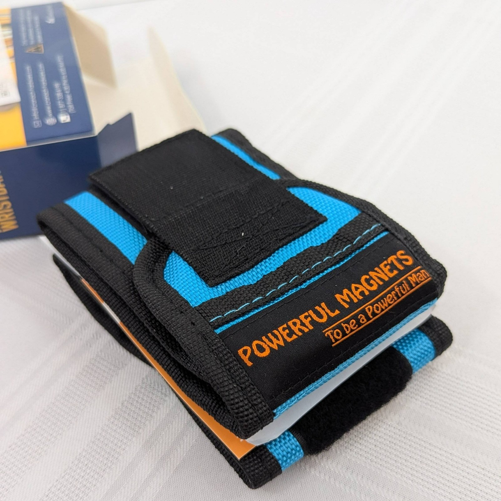 Pair of magnetic wristbands – in original packaging