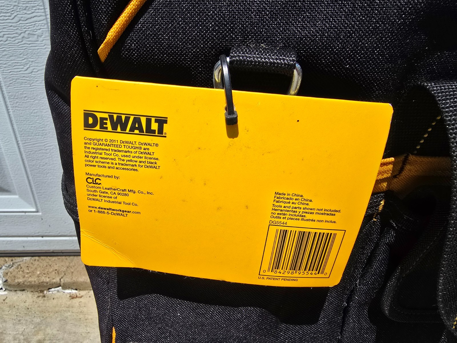 NEW FLOOR MODEL DEWALT 20″ TRADEMAN’S TOOL BAG DG5544 33 POCKETS SHOULDER STRAP