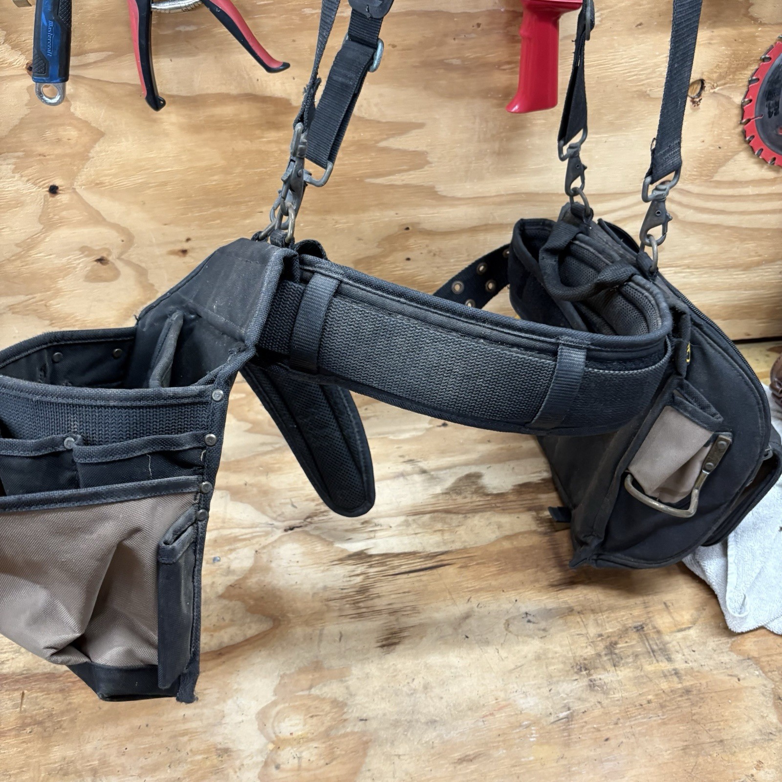 Husky Heavy Duty Work Tool Padded Belt & Suspenders