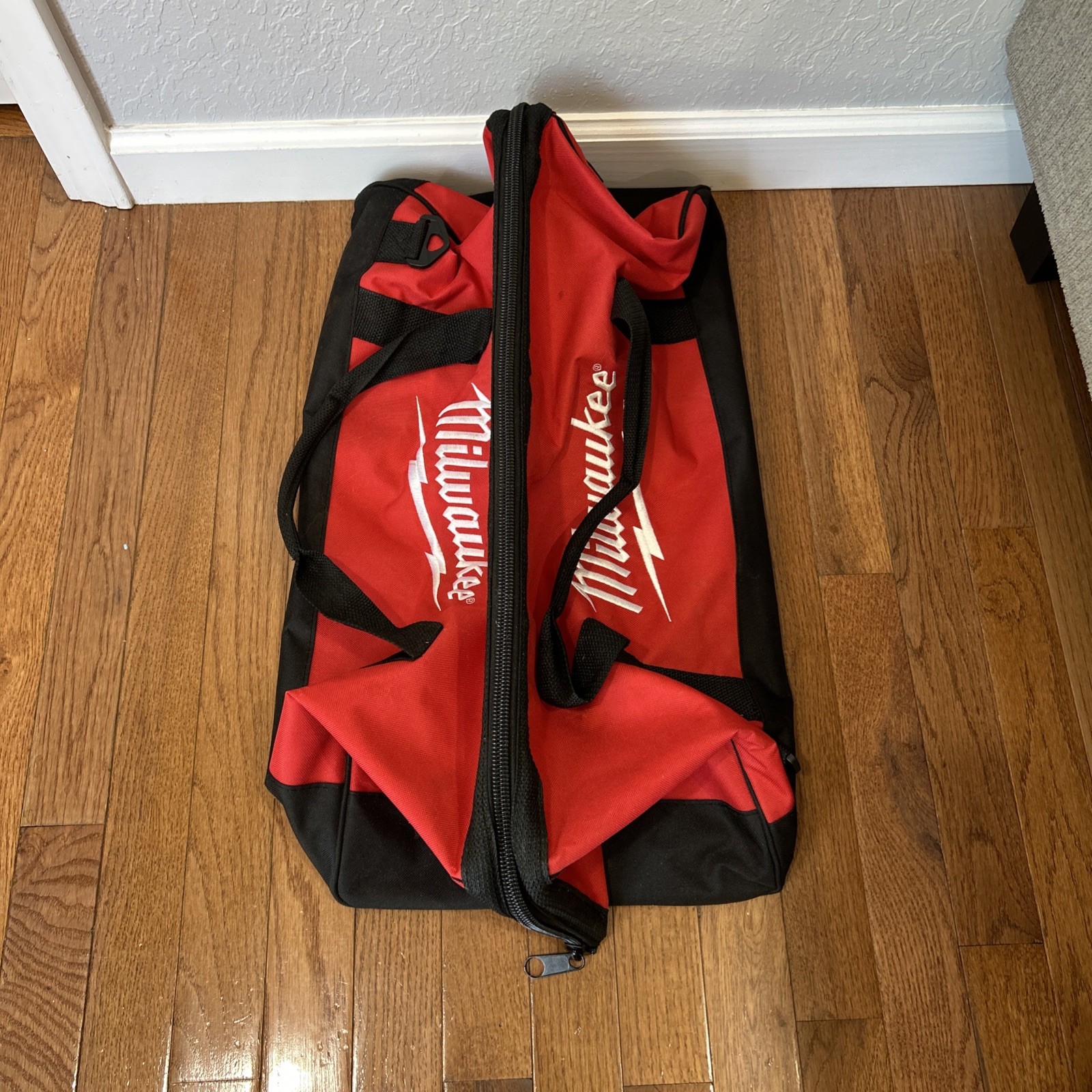 Milwaukee Red/Black 22in Canvas Contractor Tool Bag With Strap