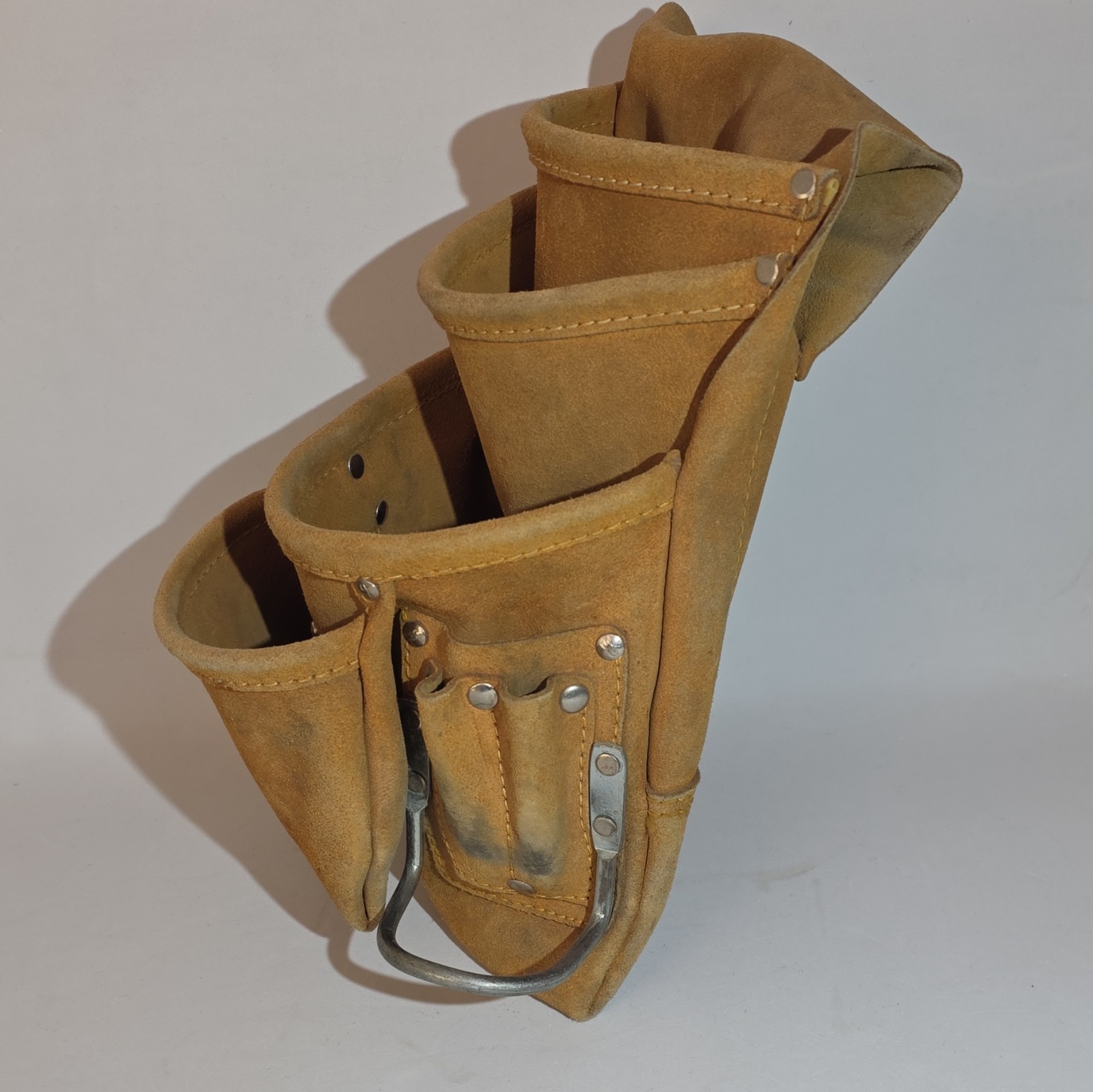 Benchtop Leather Tool Pouch w/ Metal Loops Brown