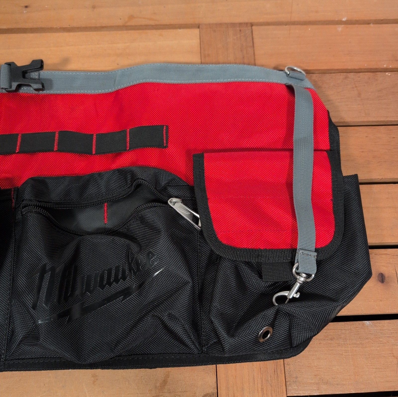 Milwaukee 48-22-8175 10-Inch Open Bucket Organizer Bag, 32 Exterior Wrap Pockets