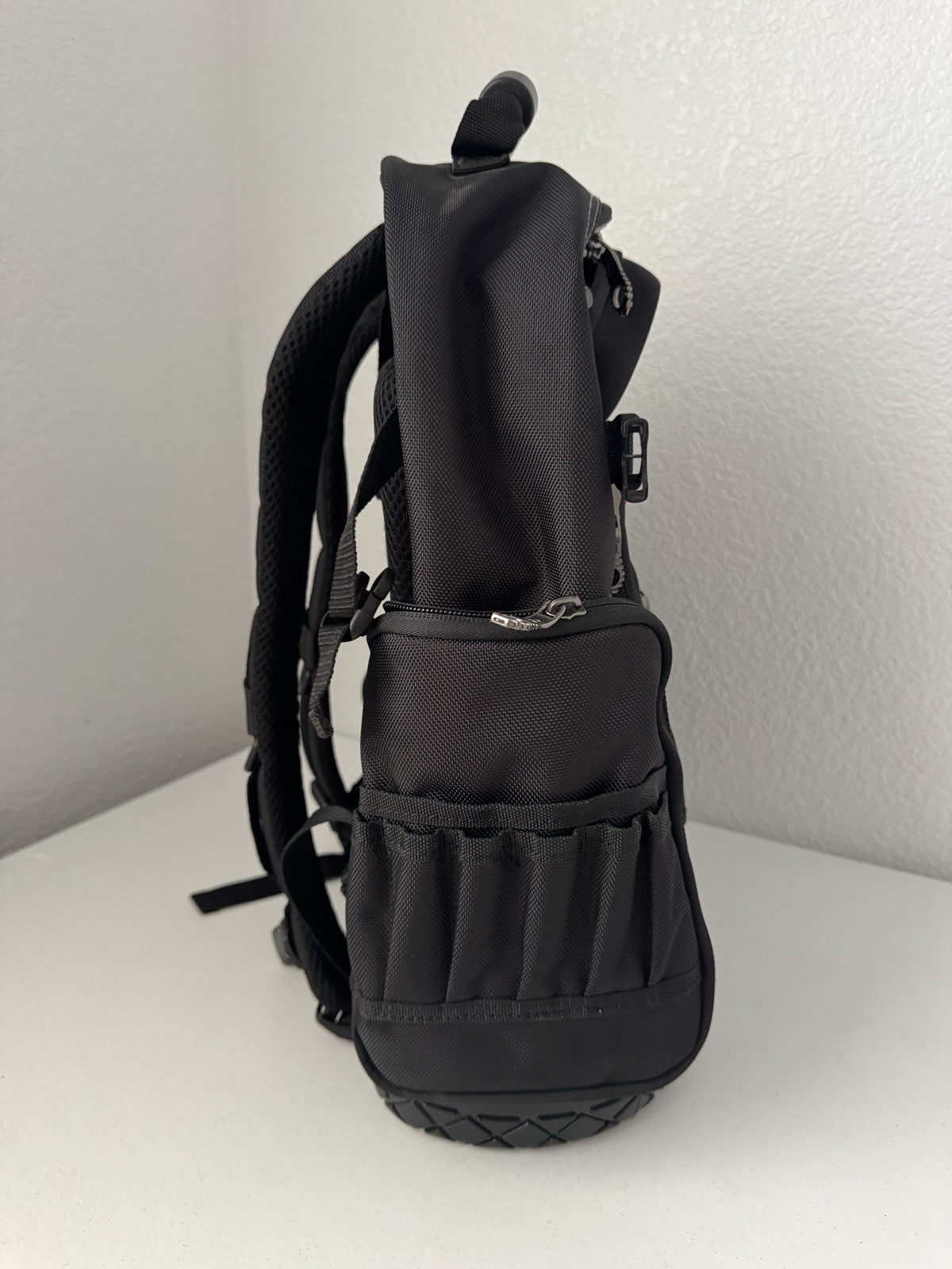 Husky 16 in. Pro Tool Backpack 36 Pocket Heavy Duty Work Backpack New