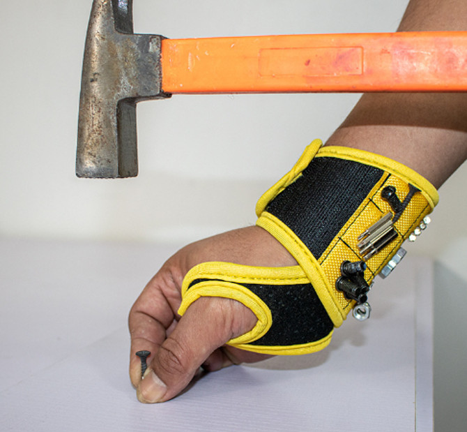Magnetic Wristband with Thumb Support Strong Magnets Tool Holder for Screws Bits