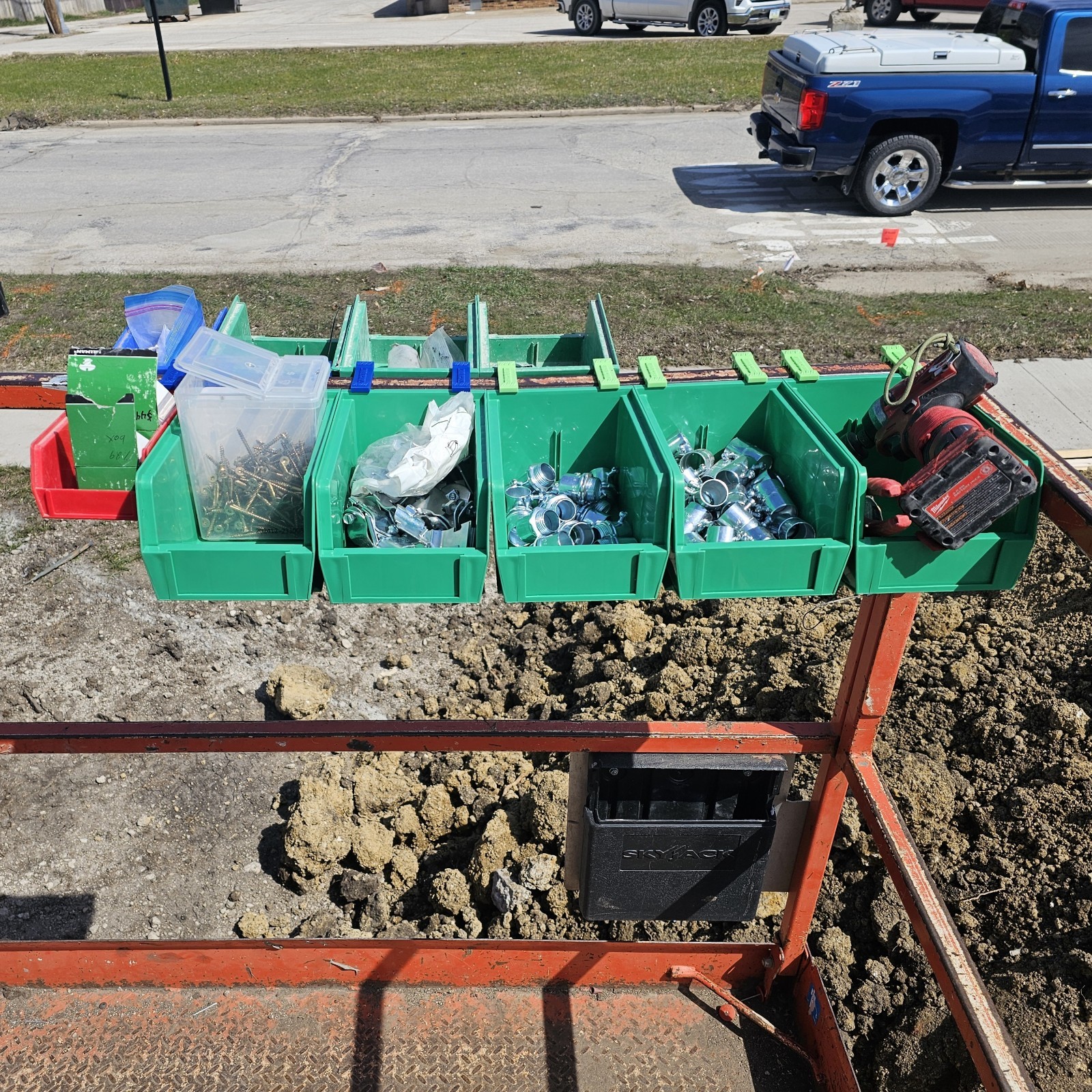 TRICKBUILT Akro Bin Hanging Brackets (6 Count) Skyjack JLG Manlift Genie