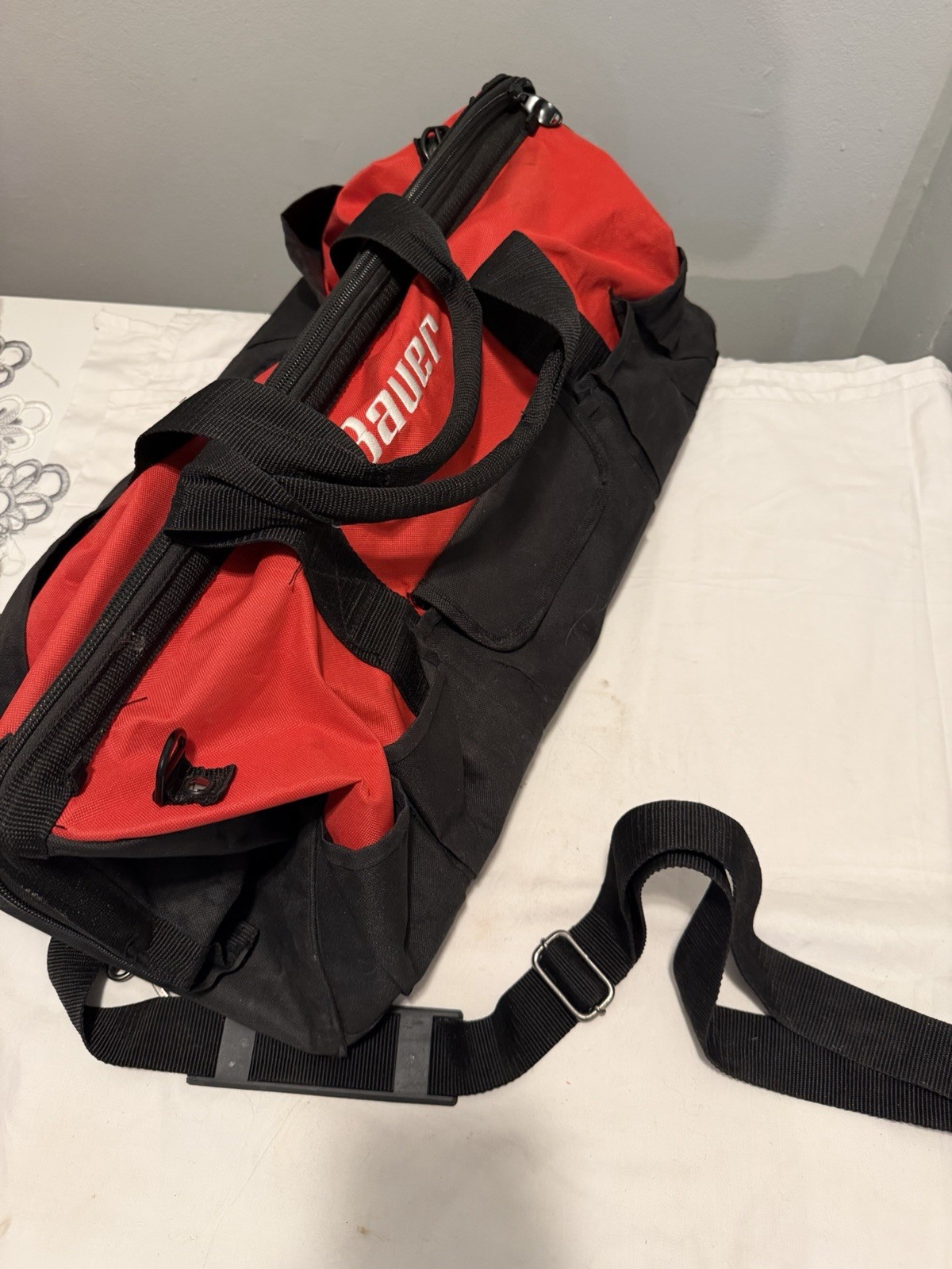 Bauer 24 in Tool Bag Red/Black Fabric w/ Shoulder Strap & Handle 201314B-B