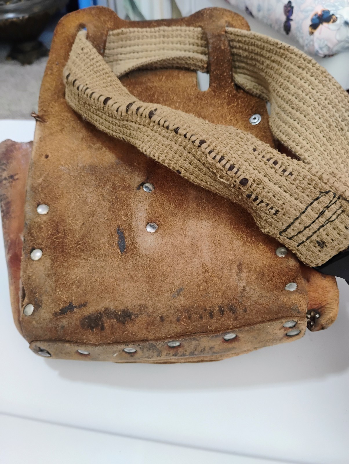 velcro 8-POCKET TAN LEATHER TOOL POUCH USA used with wear stamped VELCRO
