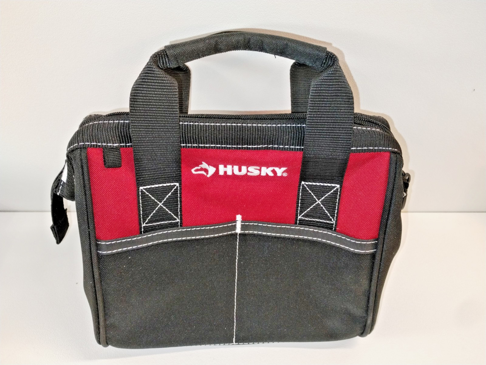 Husky 10″ Zippered Tool Bag, Pre-Owned, Not Used, VGC! Red & Black.