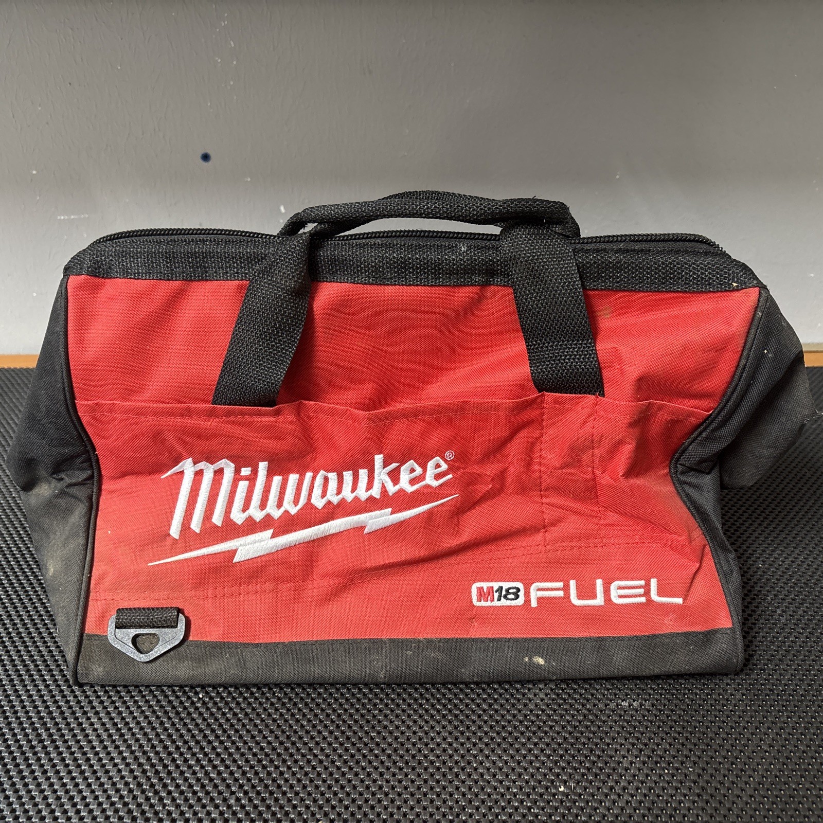 Milwaukee M18 FUEL 16x10x11 Heavy Duty Contractor Tool Bag. Free Shipping. A2