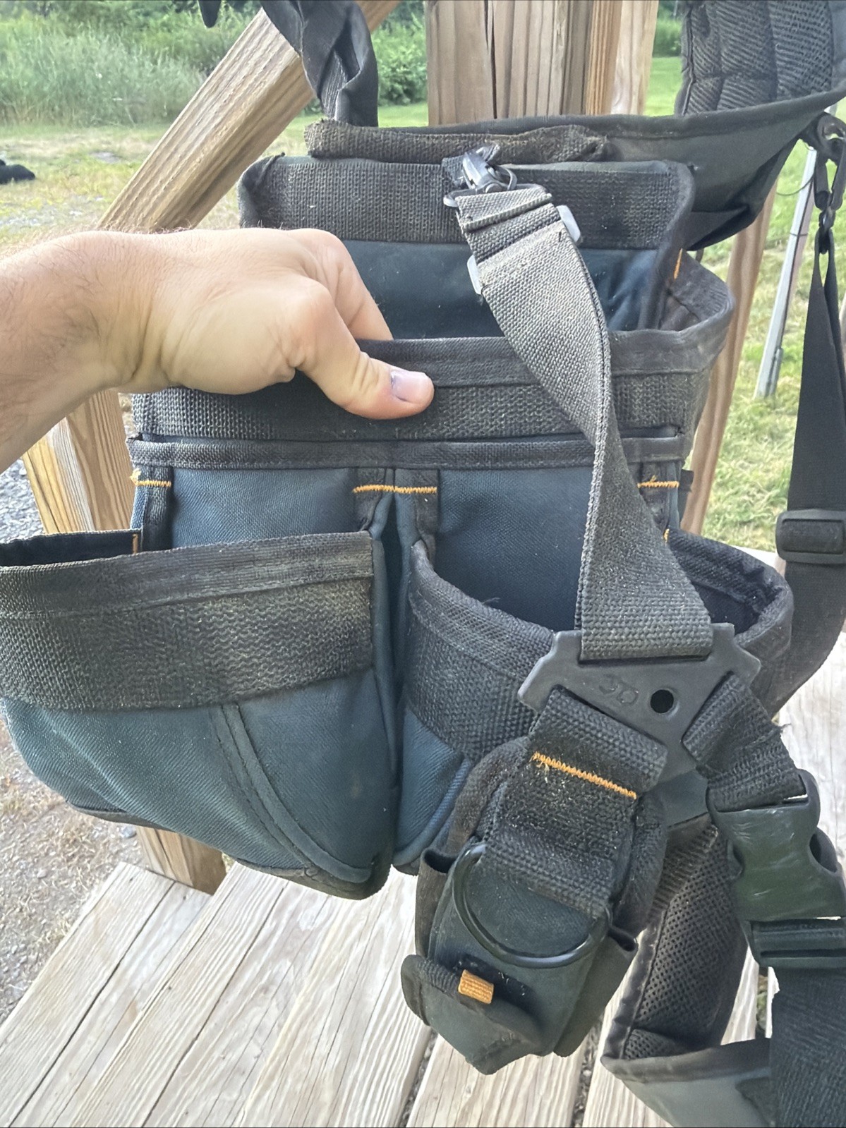 Heavy Duty Construction Belt, Full Of Saw Dust Etc. No Damage. Cheap B/c Dirty