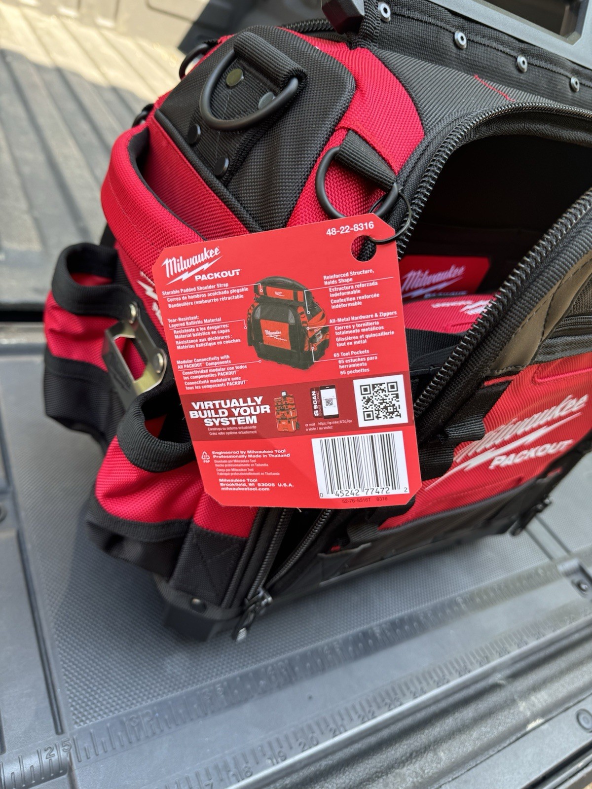 Milwaukee 48-22-8316 Packout 15″ Structured Tool Bag with Padded Shoulder Strap