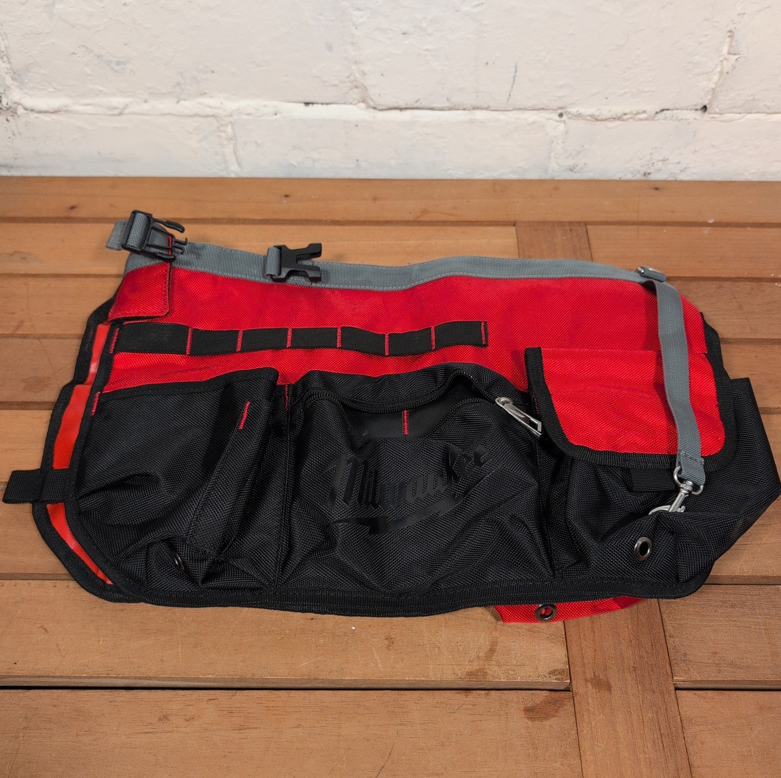 Milwaukee 48-22-8175 10-Inch Open Bucket Organizer Bag, 32 Exterior Wrap Pockets