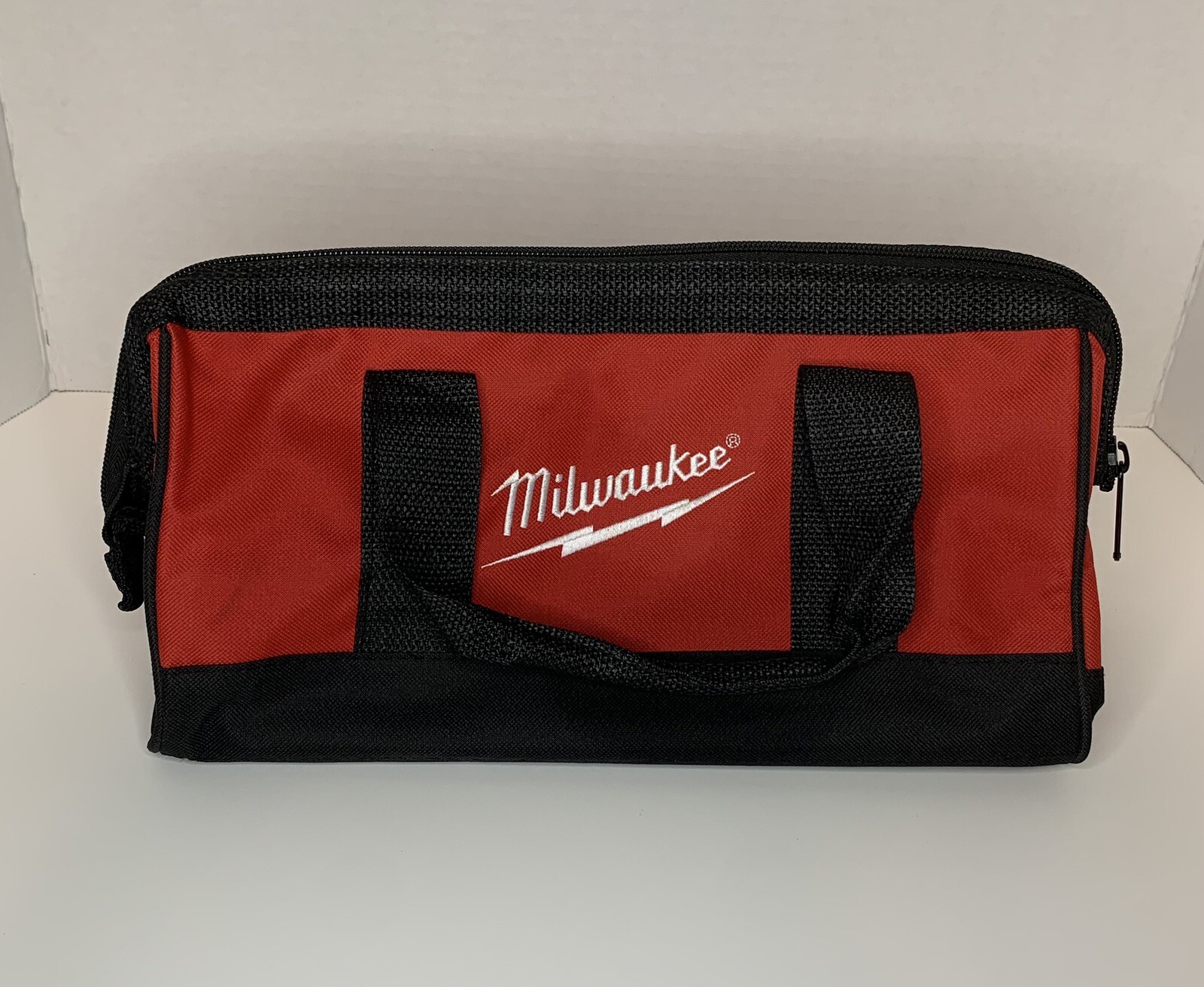 Milwaukee Nylon Heavy Duty Tool Bag 13 in x 7 in x 7 in. N902048019