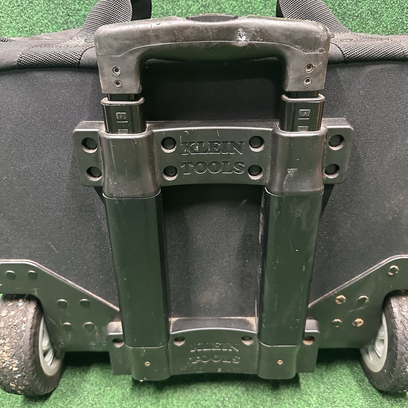 Klein Tools 55452RTB Tradesman Pro Organizer Rolling Tool Bag – Used