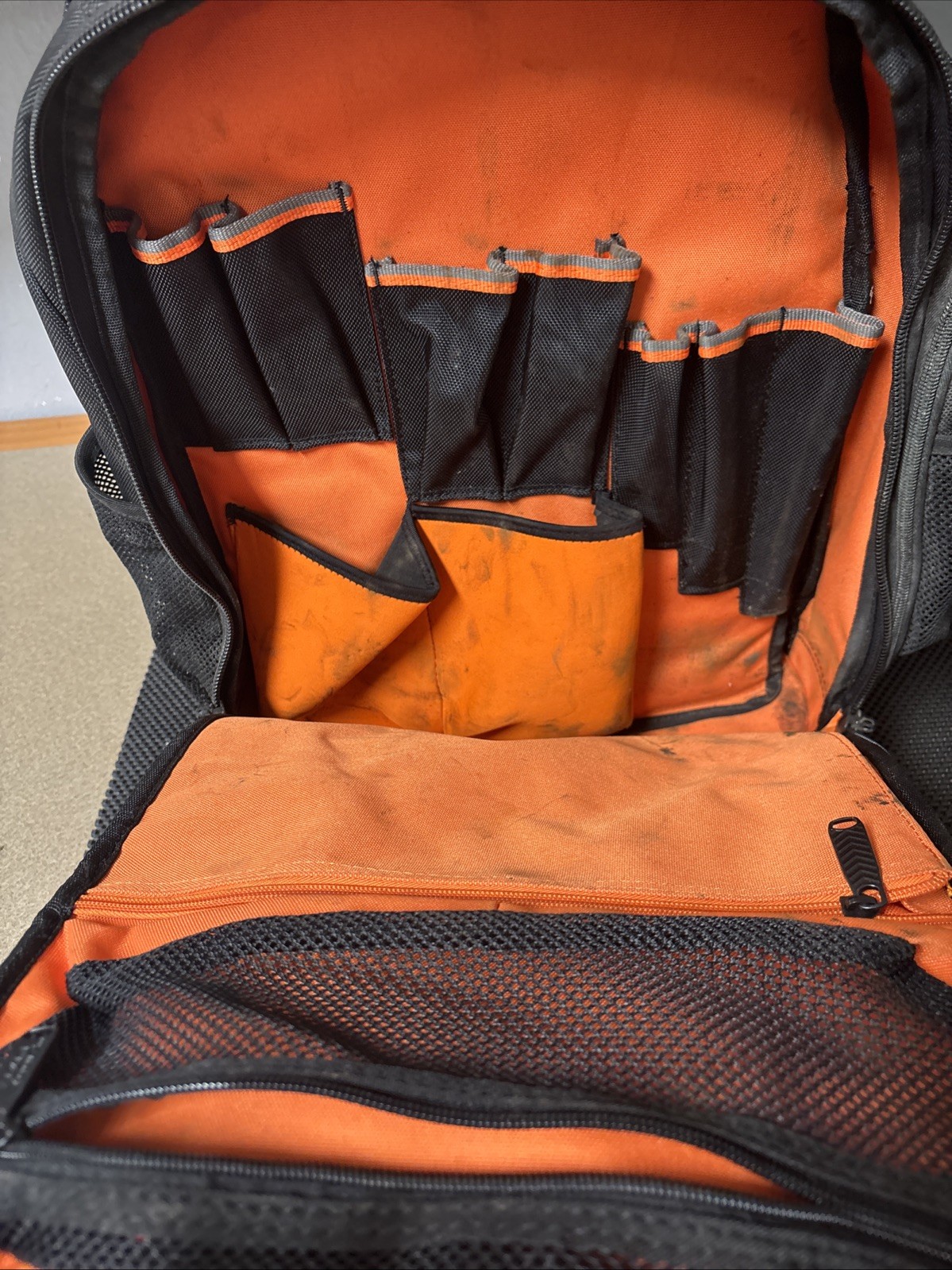 KLEIN 55603 TRADESMAN PRO TABLET BACKPACK used. FREE SHIPPING!! B2