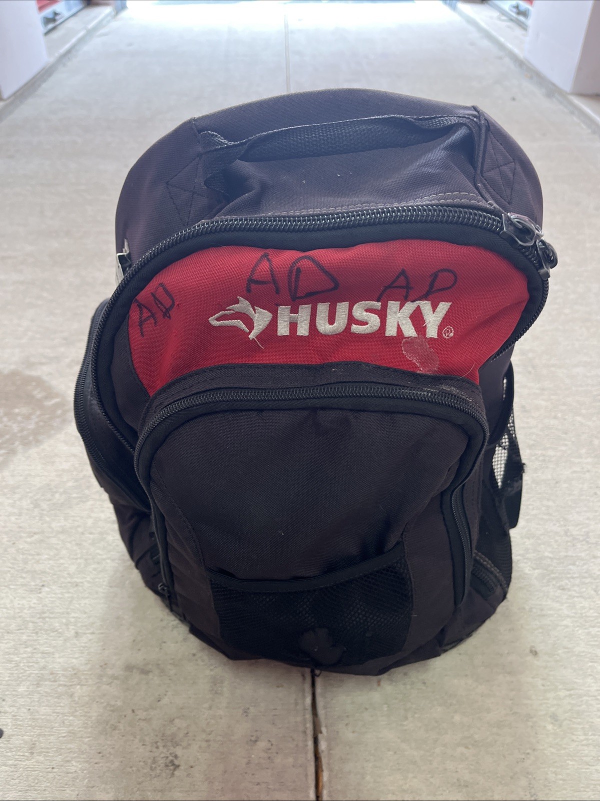 Husky 68000H-18 18 Inch Rubber Bottom Tool Backpack Red