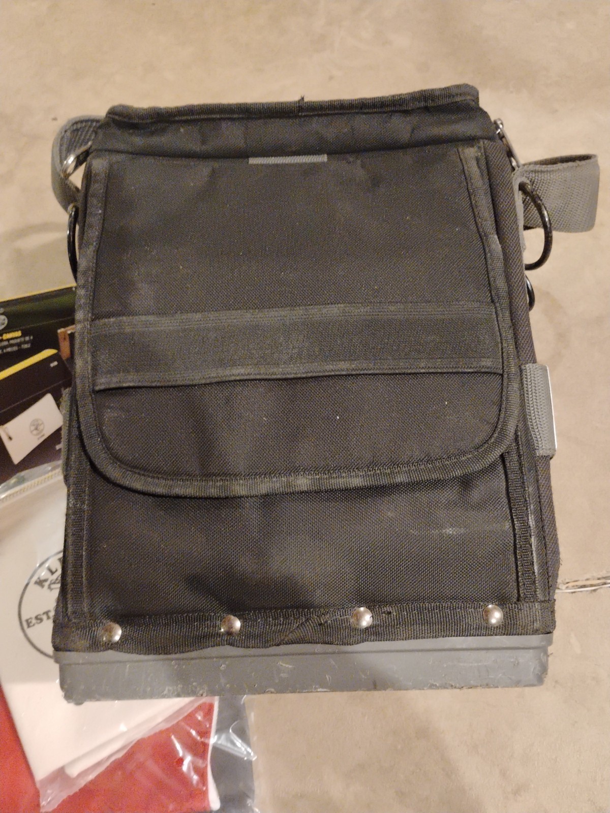 Veto Pro Pac TP-XL Tool Bag With Bonus Klein Tools 5141 & 5139 Canvas Pouch