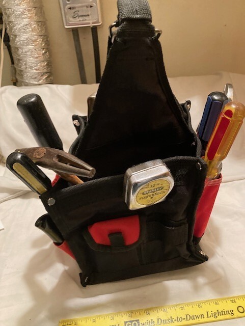 NEW (OPEN BOX) NYLON 20+ POCKET MULTI TOOL CARRIER / TOOL BAG WITH STRAP