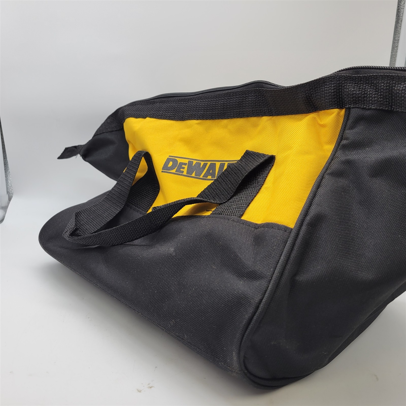 Dewalt 13″ Tool Bag Balistic Nylon With Zipper Closure 13 x 10 x 10 NA705139