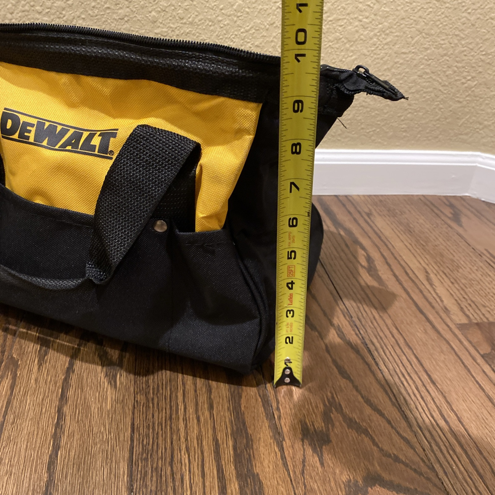 DEWALT Contractors Doctors Type Holdall Tool Tote Bag N037466 9″ x 12″ x 9″ tall
