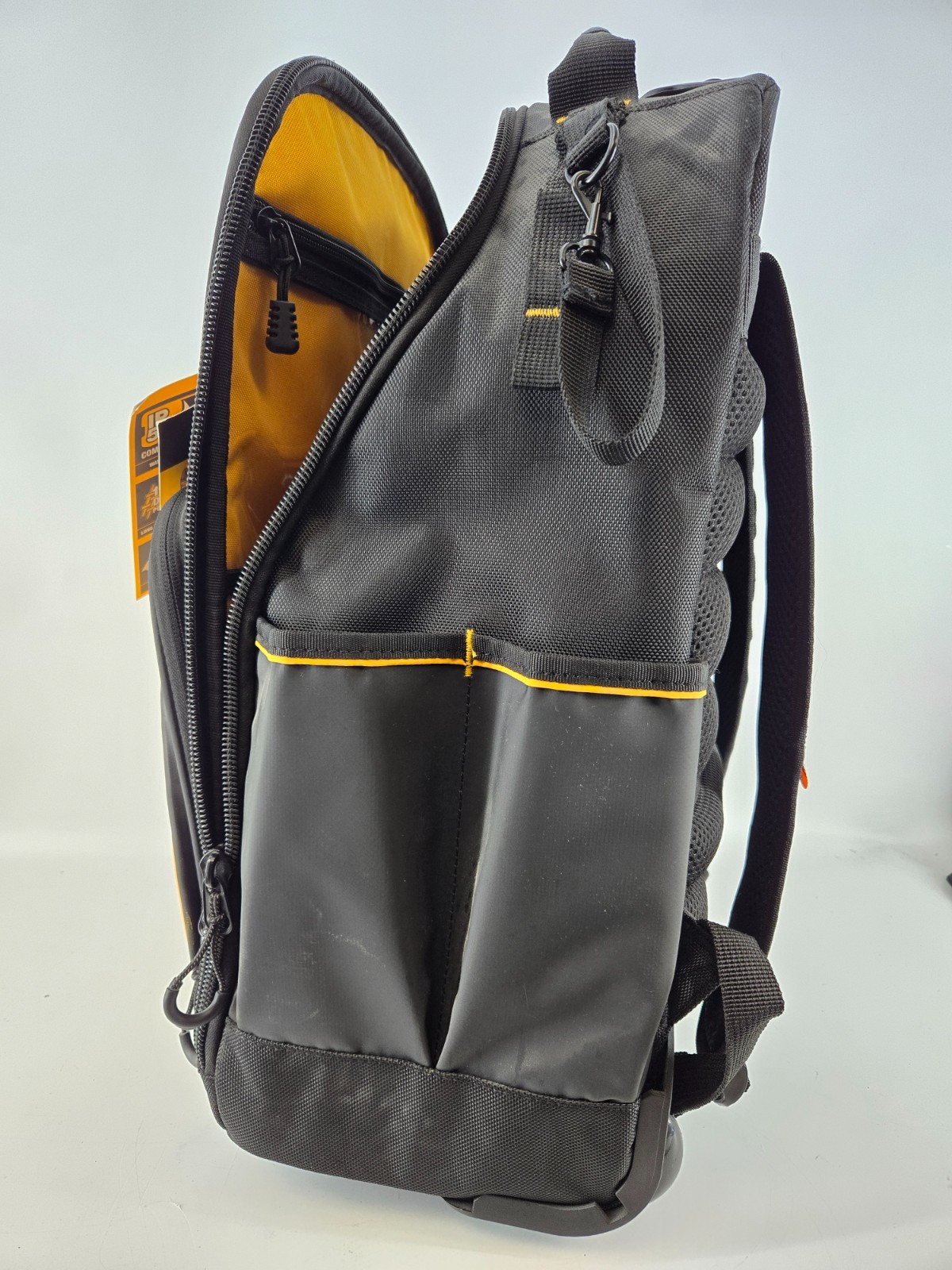 DEWALT PRO Backpack on Wheels DWST60101