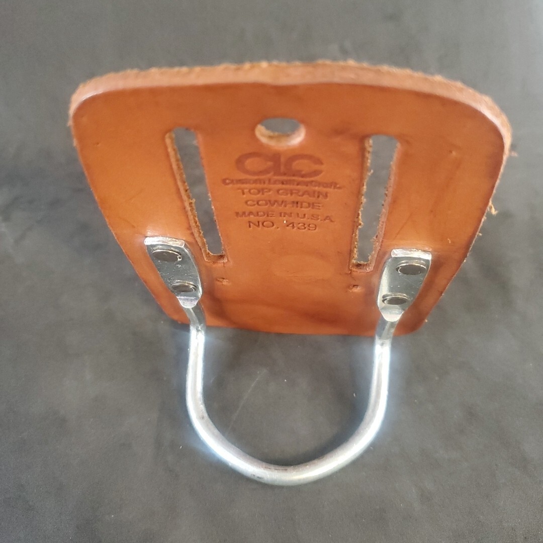 CLC Custom LeatherCraft #439 – Steel Loop Top Grain Leather Belt Hammer Holder