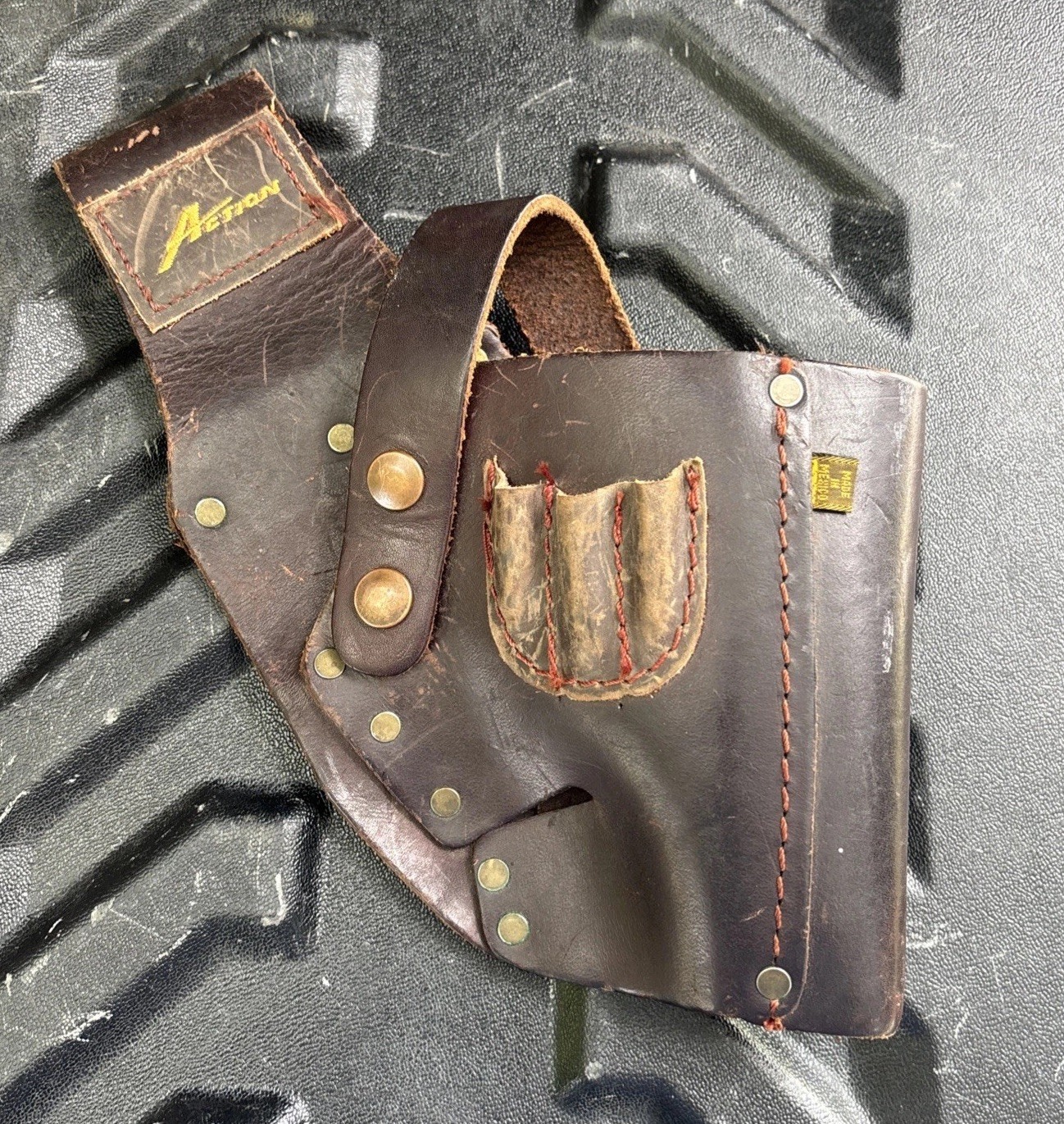 Action DeWalt Brown Leather Drill Holster Tool Belt- CC-411-DW Vintage Mexico