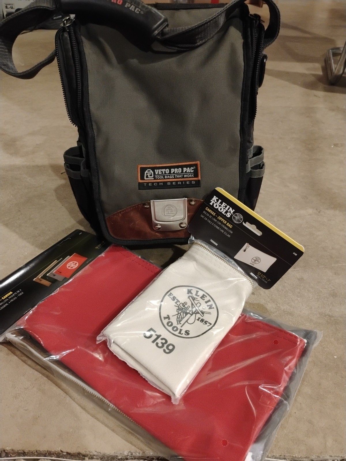 Veto Pro Pac TP-XL Tool Bag With Bonus Klein Tools 5141 & 5139 Canvas Pouch