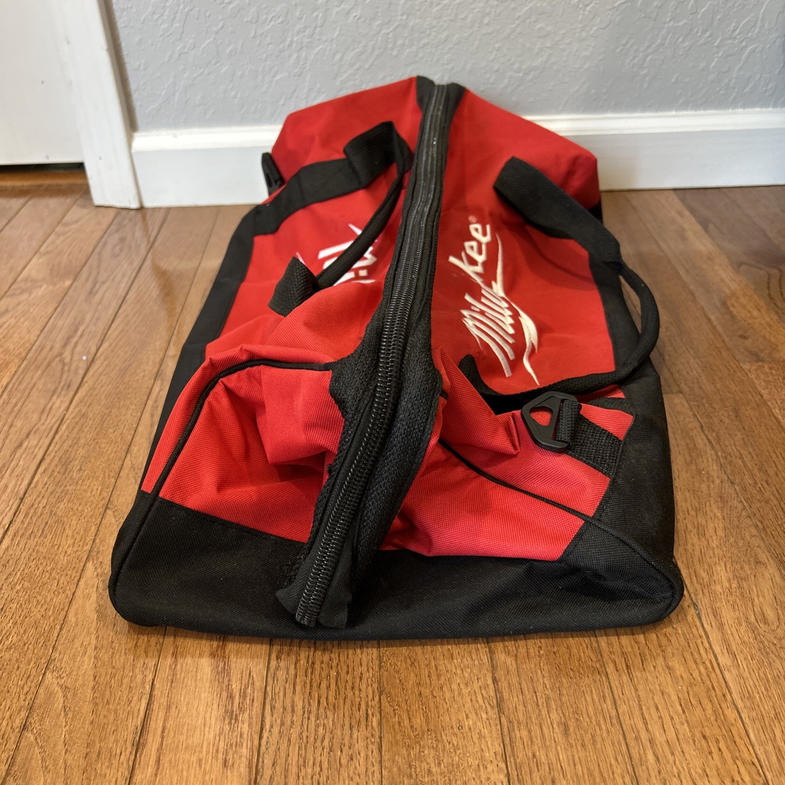 Milwaukee Red/Black 22in Canvas Contractor Tool Bag With Strap