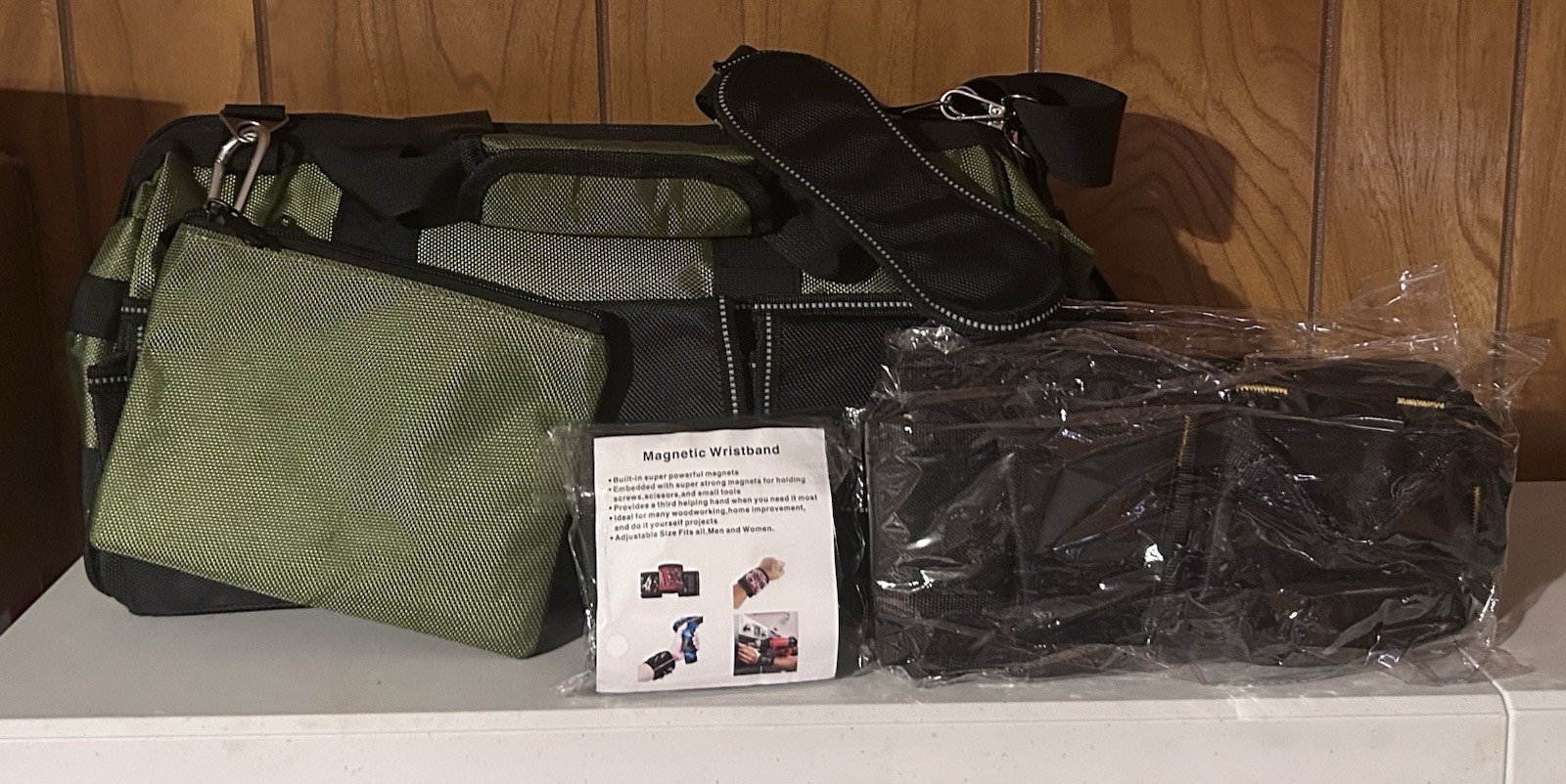 16 Inch Tool Bag with 25 Pockets Heavy Duty with magnetic wrist strap, Tool Belt