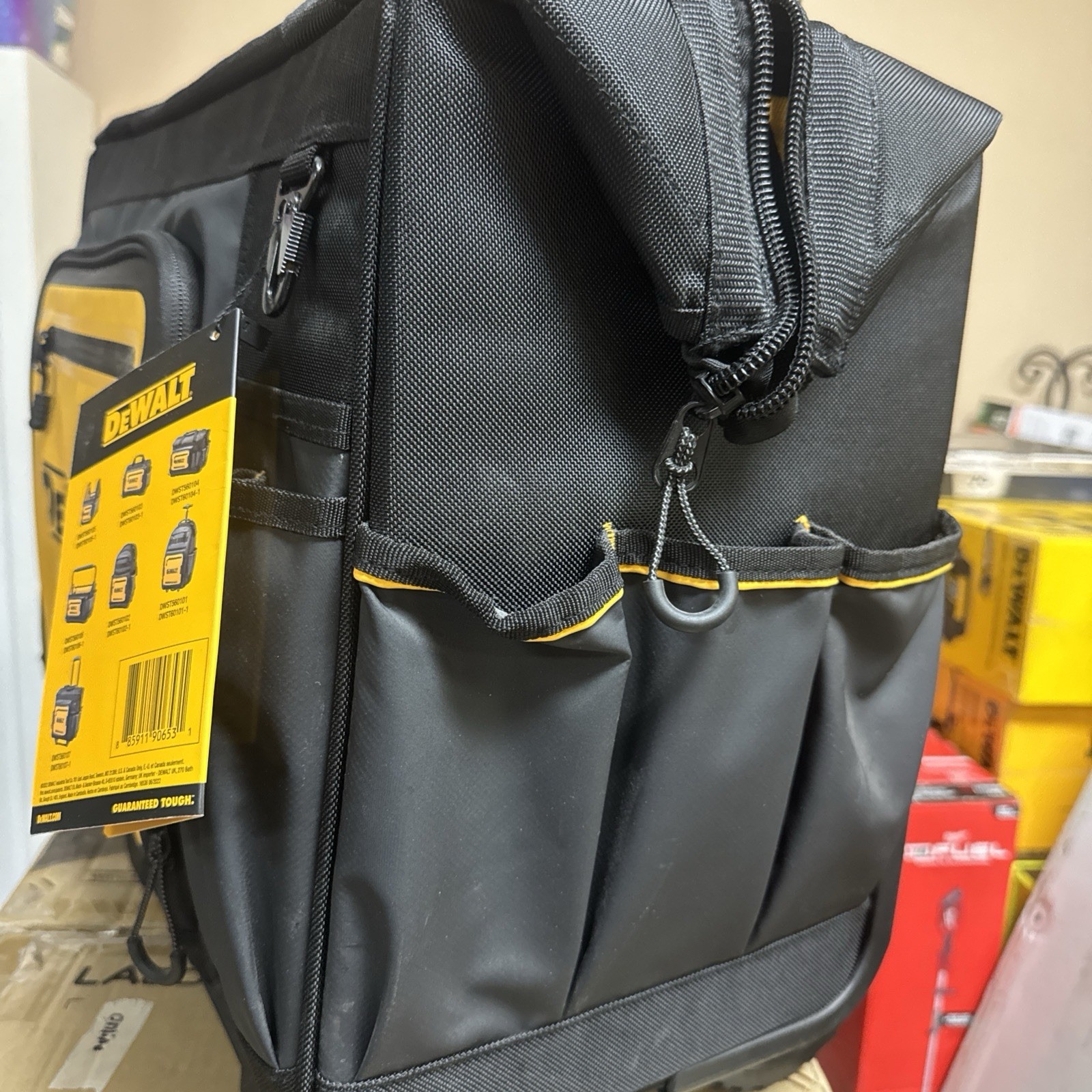 (In the USA) DeWALT DWST560107 18″ PRO Durable Water Resistant Rolling Tool Bag