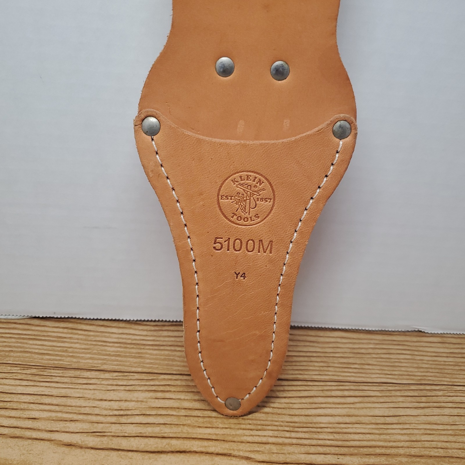 Klein Tools 5100M Tool Pouch Scissors Holder Tunnel Loop Medium Brown Leather