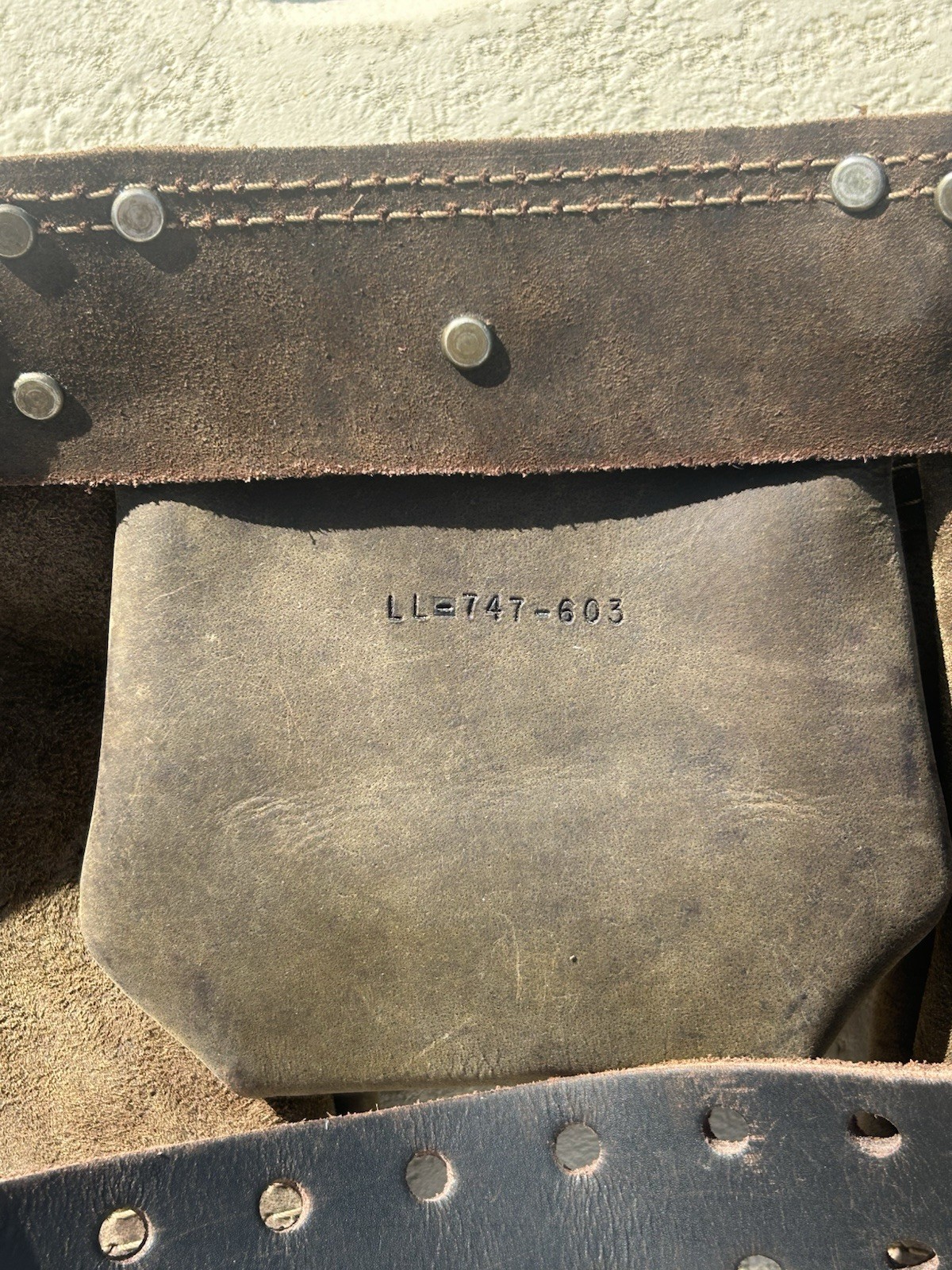 AWP Suede Leather Carpenters Tool Belt W/many Pouches & 2 Metal Hammer Loops Exc