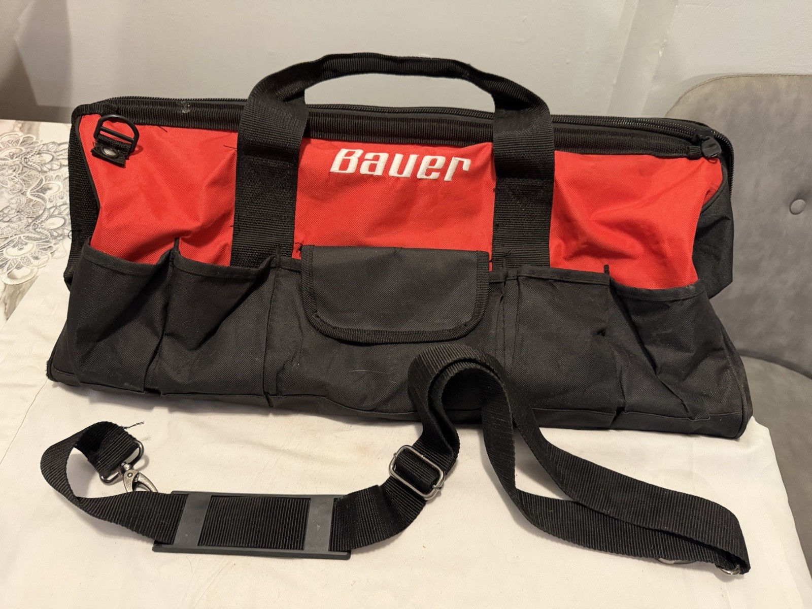 Bauer 24 in Tool Bag Red/Black Fabric w/ Shoulder Strap & Handle 201314B-B