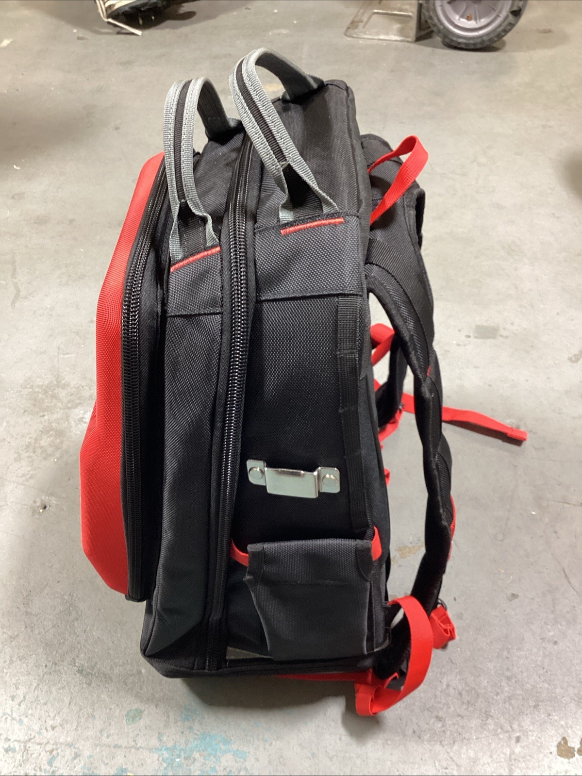 Milwaukee 48-22-8301 PACKOUT 15″W x 19.”H Impact-Resistant Backpack…NEW