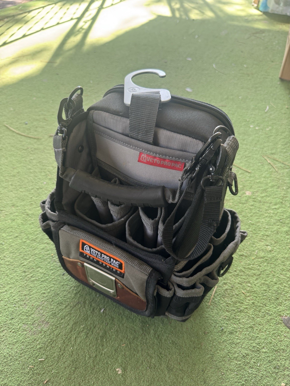 [NEW] (VPP10753) Veto Pro Pac SB-LD Hybrid Tool and Meter Bag