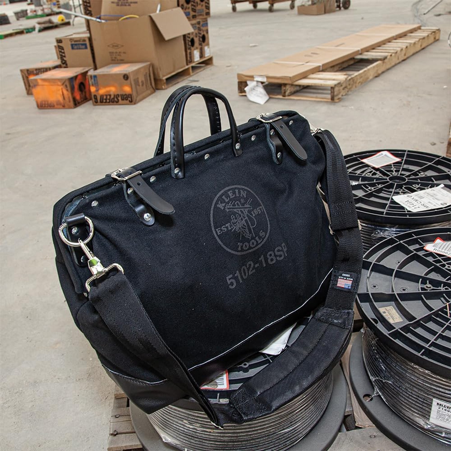Klein Tools 510218SPBLK Tool Bag, Large 18-Inch Deluxe Canvas Tool Bag and Or…