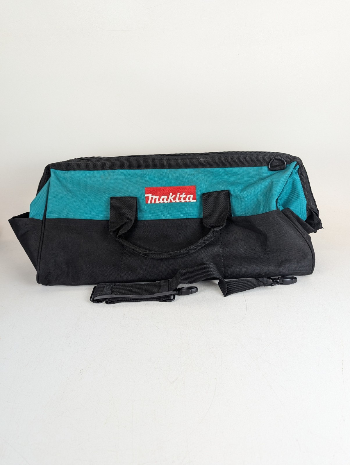 Heavy Duty Makita 20″ Contractor Tool Bag W/ Shoulder Strap Side Pockets Zipper
