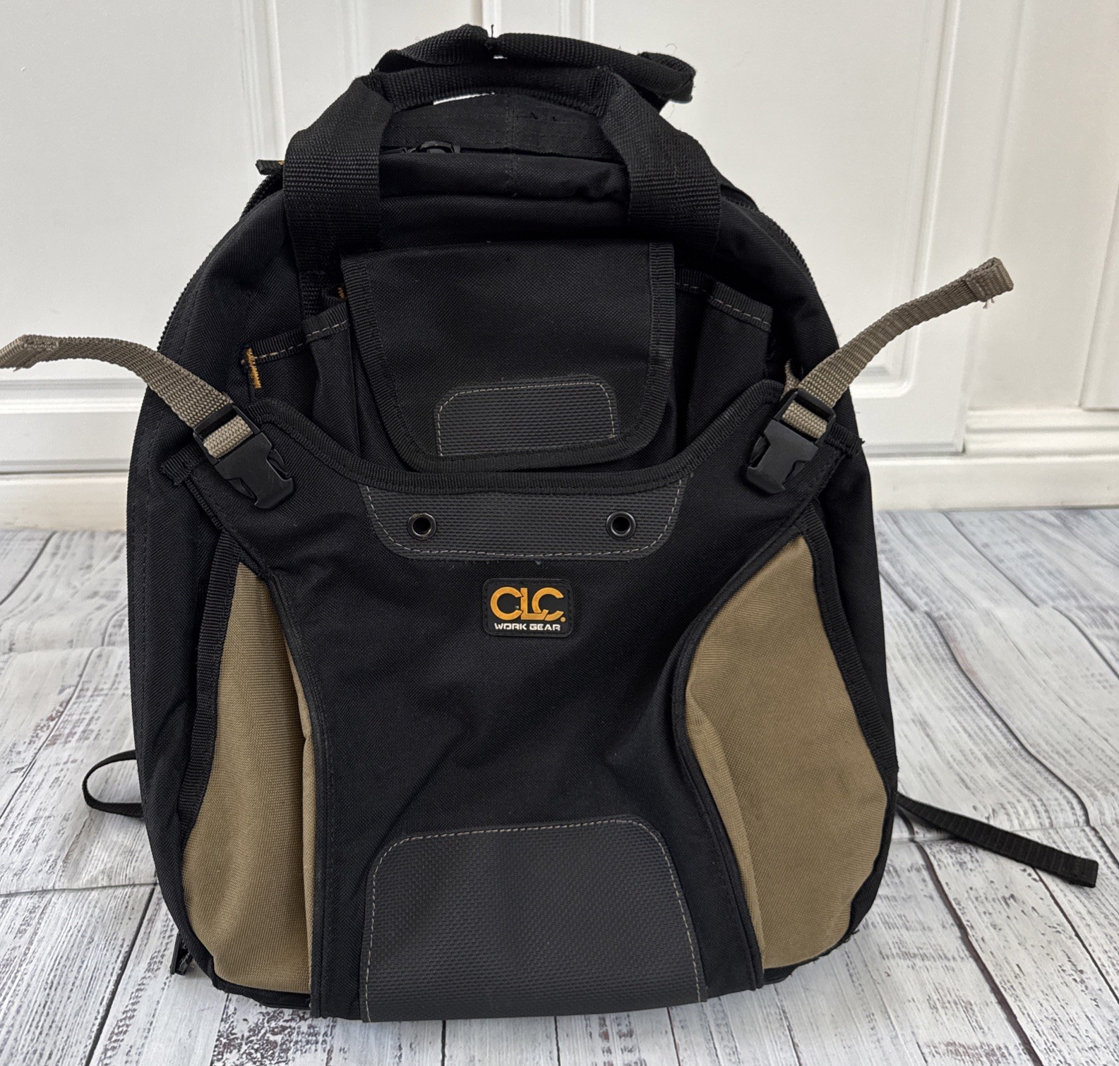 CLC Custom LeatherCraft 1134 Tool Backpack Work Bag 48 Pocket Work Gear