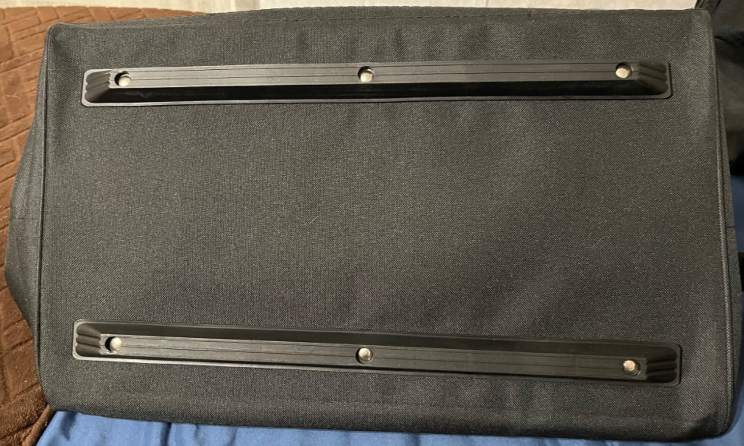 4 NEW QUALITY DEWALT BAGS MEASURING 18″, 15″,13″ & 11″. ***SEE DESCRIPTION***