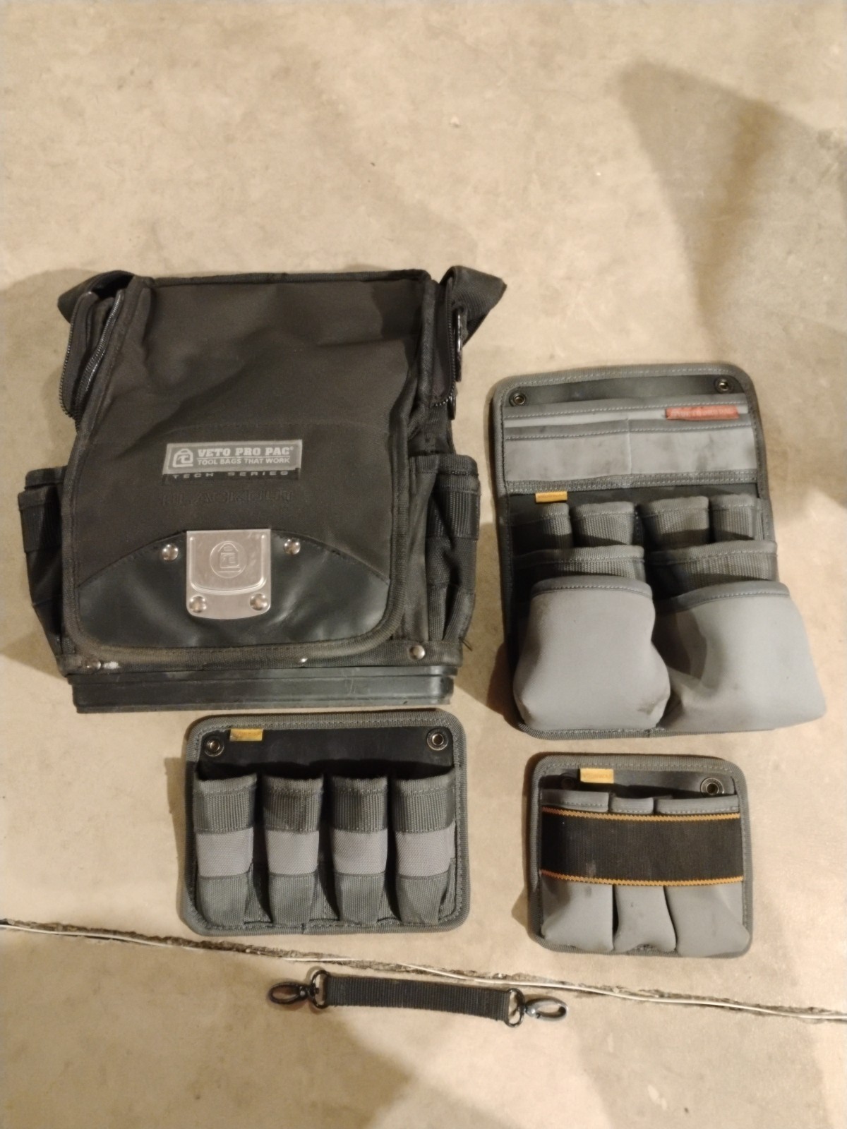 Veto Pro Pac TP-XD Blackout Tool Bag With V-swap Panels Tape Strap Excellent