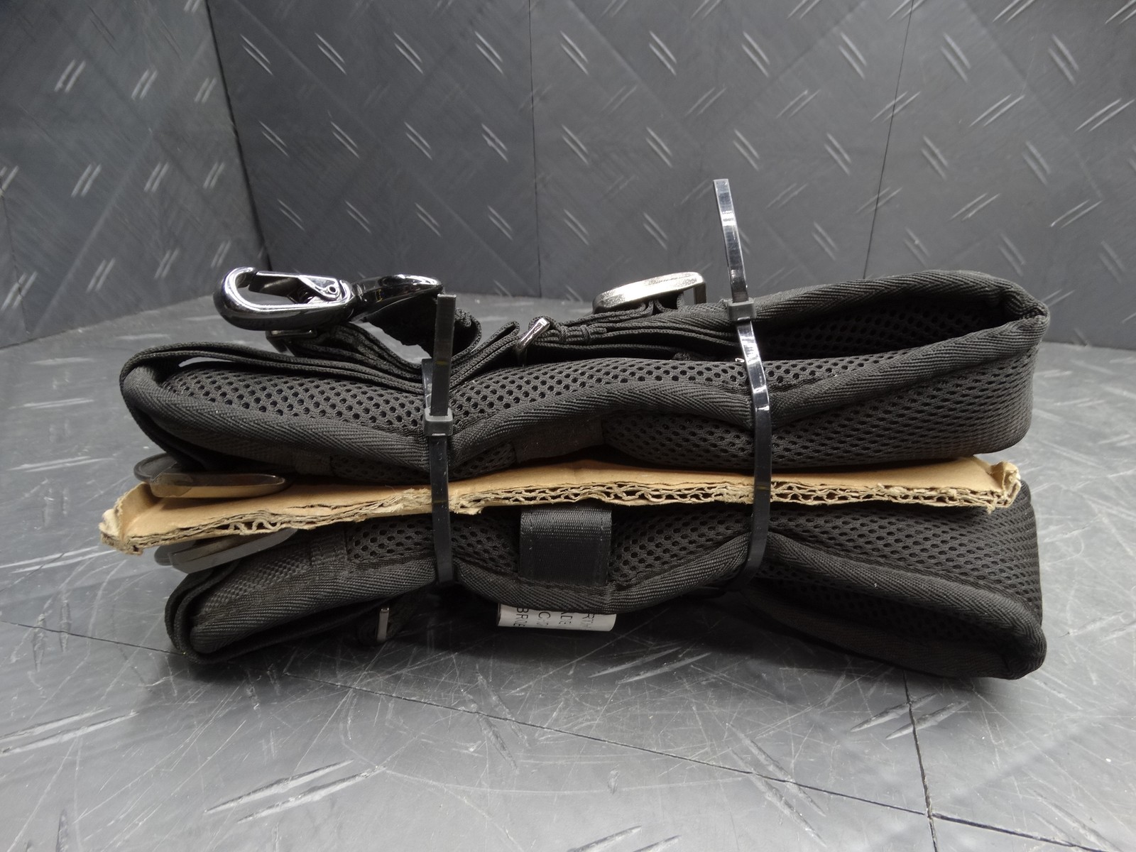 Husky Universal Sliding Rig Tool Belt Support in Black 81701N20
