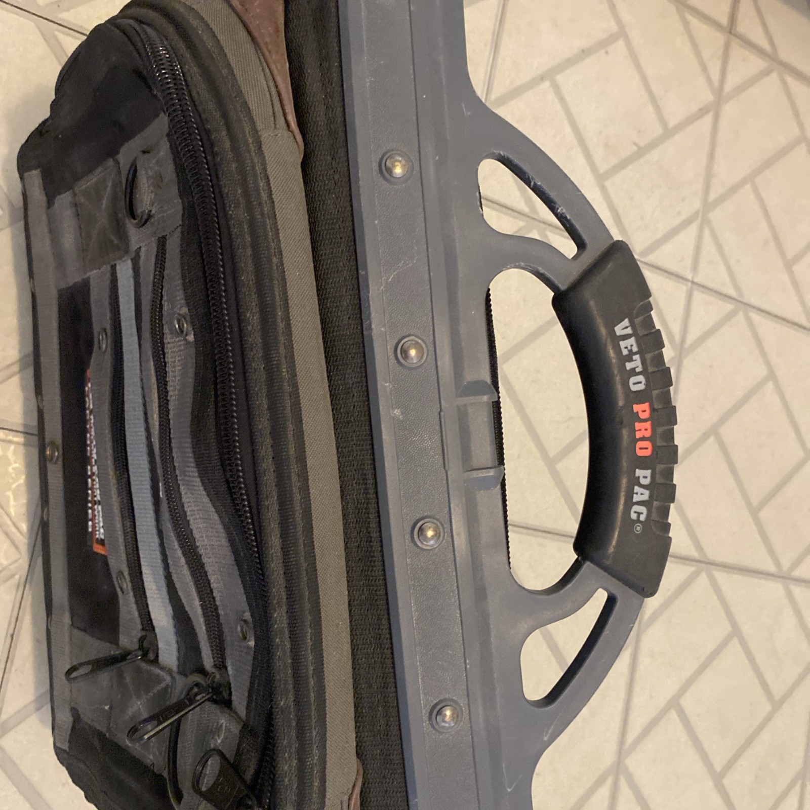 VETO PRO PAC LT , Missing Straps