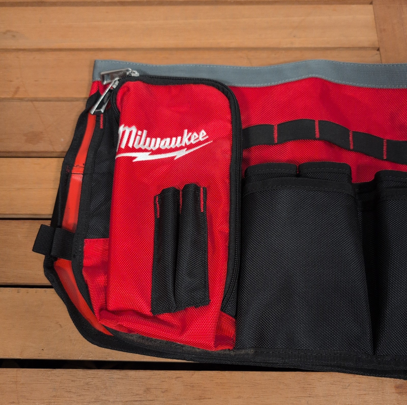 Milwaukee 48-22-8175 10-Inch Open Bucket Organizer Bag, 32 Exterior Wrap Pockets