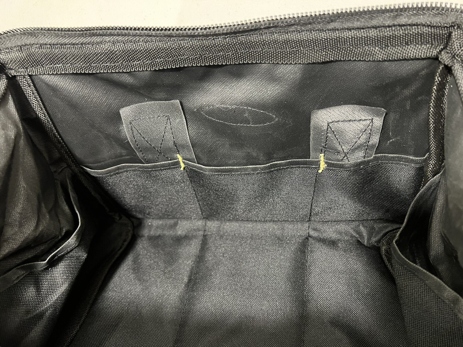 NWT* Voyager 12 Inch Tool Bag 21 Pockets 24 Lb Capacity Portable Durable