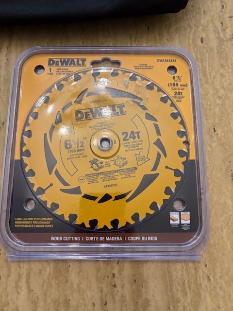 DEWALT BAG, MEASUREMENT TAPE & 6-1/2″ BLADE
